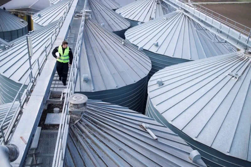 Imagem ilustrativa de Limpeza de silos de cimento